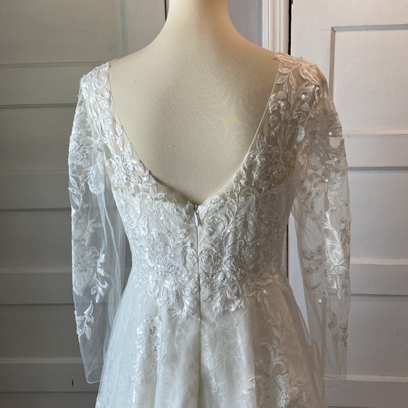 NWT Oleg Cassini High Neck Long Sleeve Illusion Neckline Wedding Dress, Size 12 - Picture 10 of 17